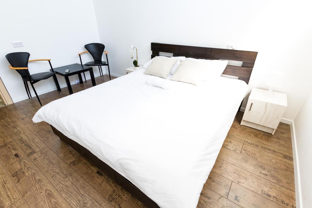 Mevaser - Christian Hostel Risón Lecijón Kültér fotó