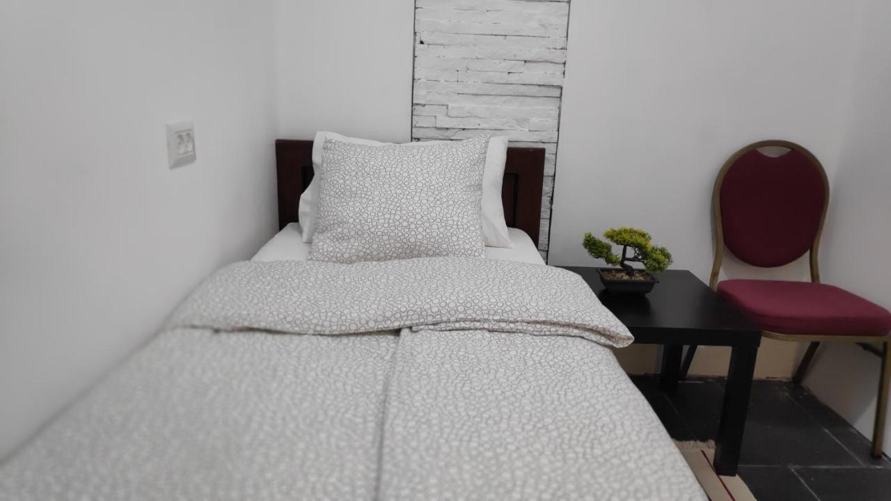 Mevaser - Christian Hostel Risón Lecijón Kültér fotó