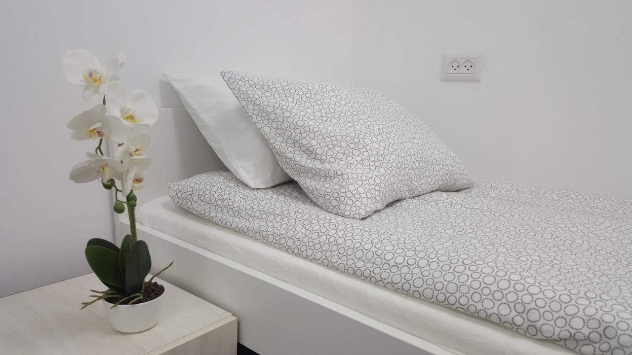 Mevaser - Christian Hostel Risón Lecijón Kültér fotó