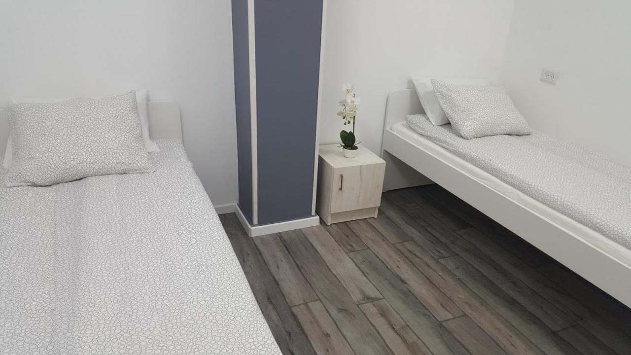Mevaser - Christian Hostel Risón Lecijón Kültér fotó