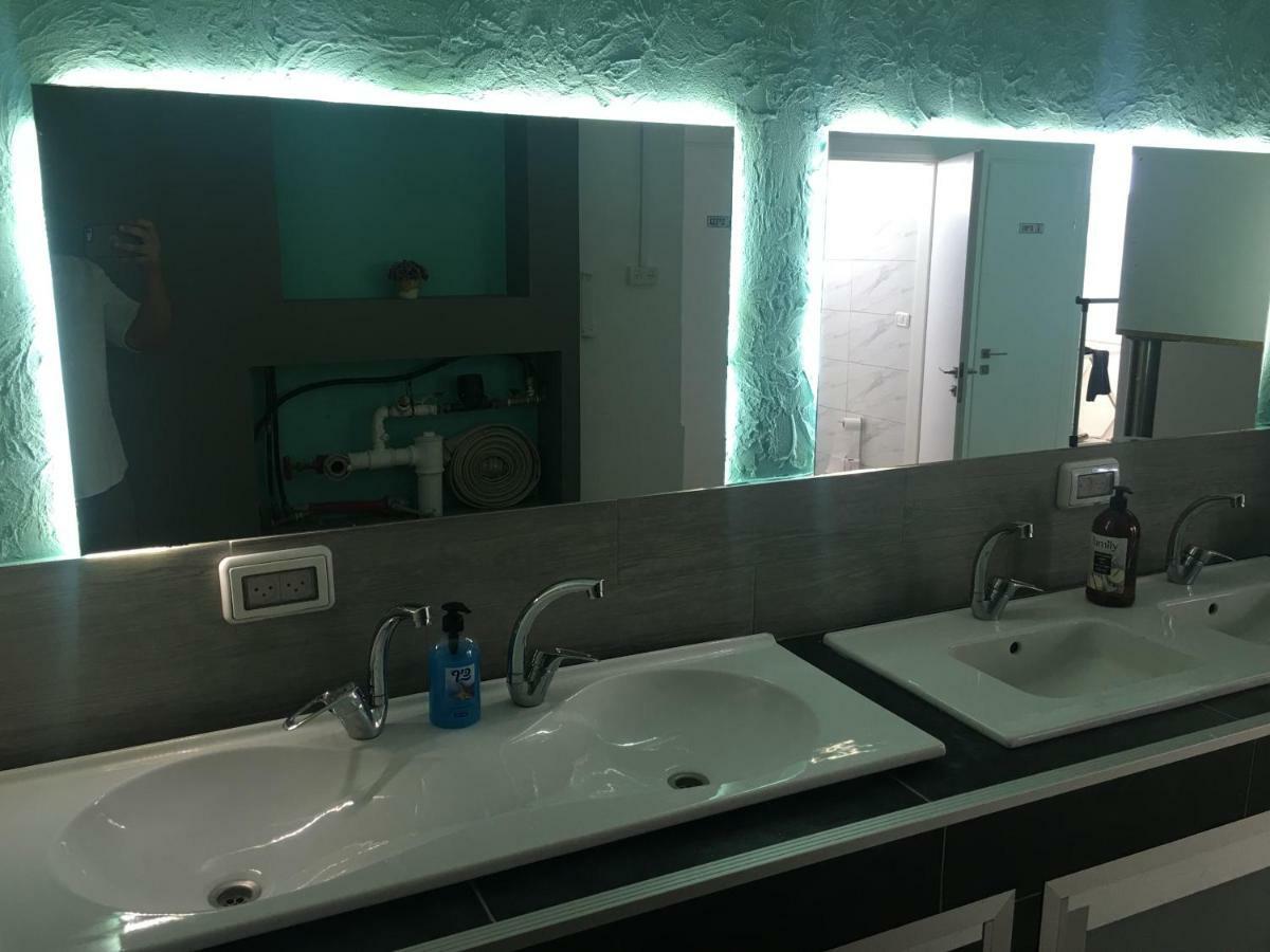 Mevaser - Christian Hostel Risón Lecijón Kültér fotó